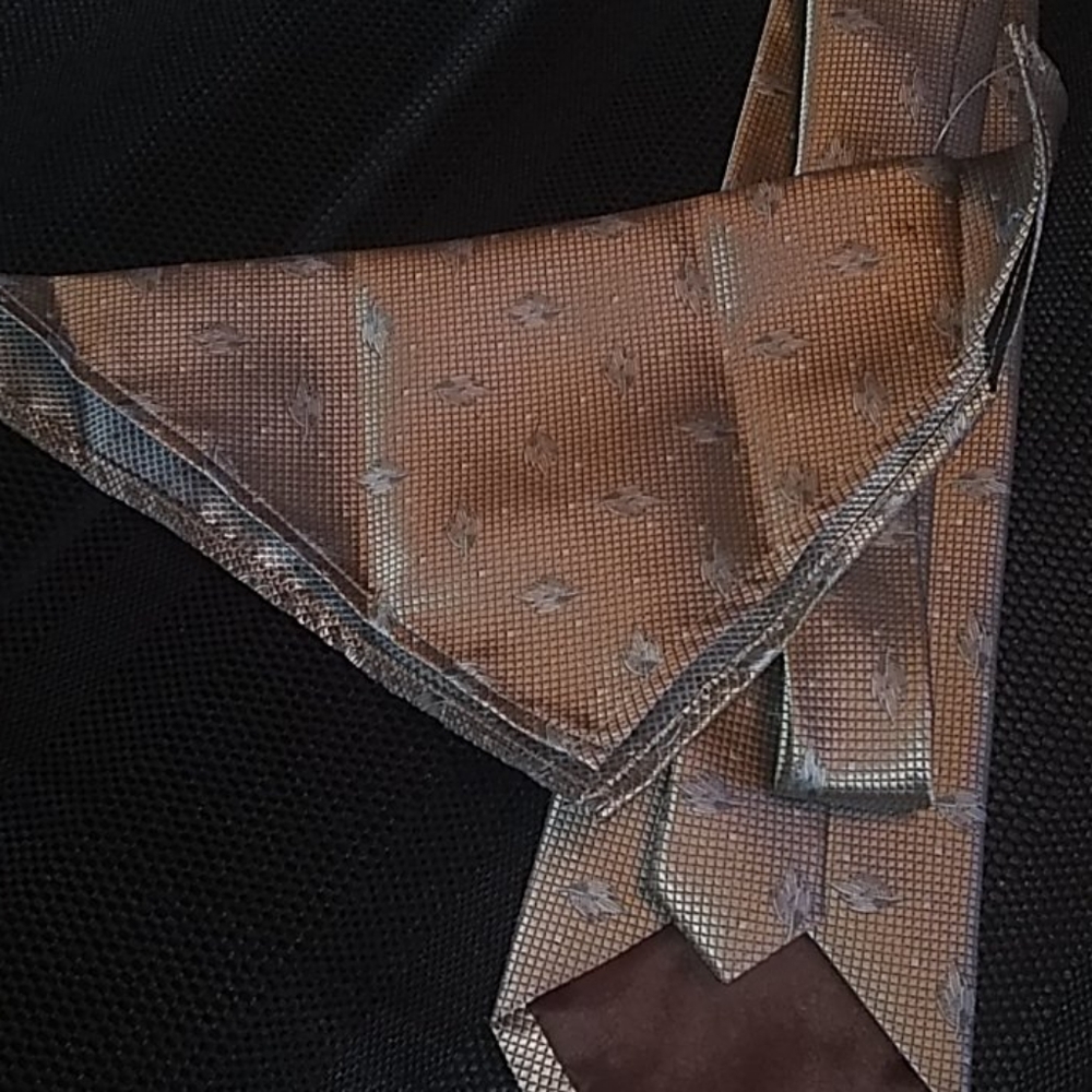 Antonio Tie and hankerchiff - Picture 3 of 6